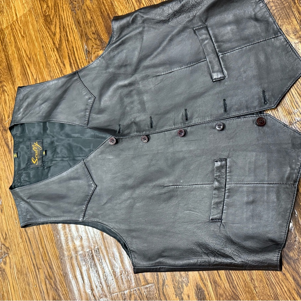 Scully BrandBlack Genuine Leather Vest- Silk lined
Excellent/fast shipping/Sz44
